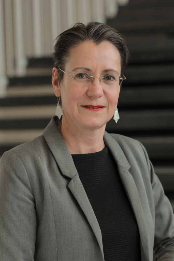 Dr. Mechthild Koreuber